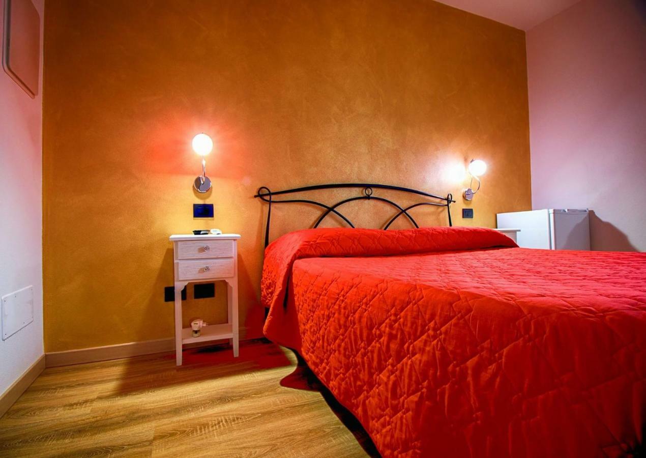 La Casa Dei Nonni Sul Garda Ξενοδοχείο Πεσκιέρα ντελ Γκάρντα Εξωτερικό φωτογραφία